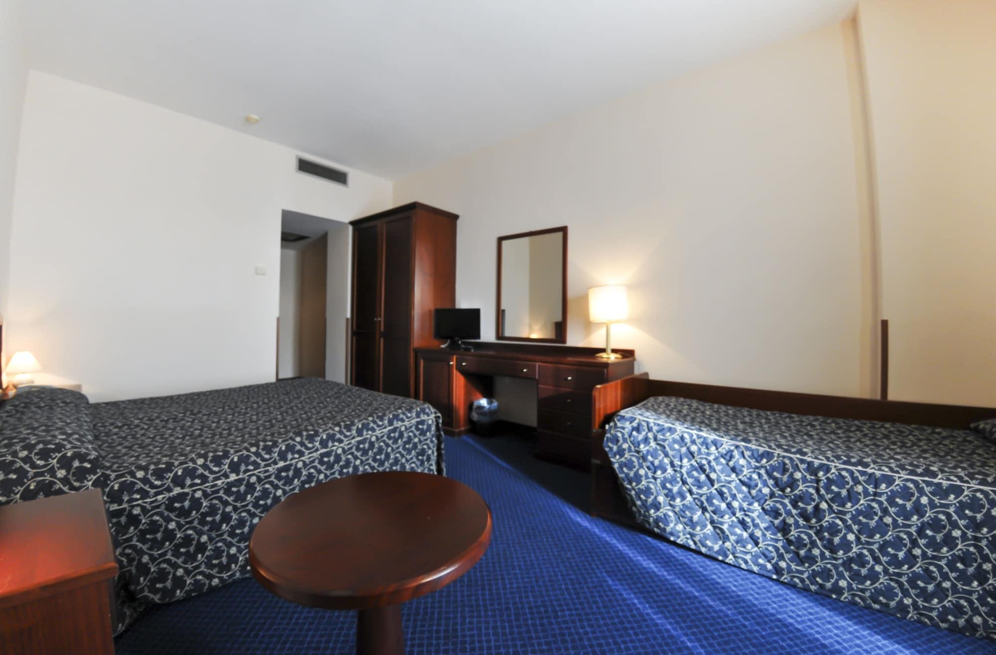 Hotel Mediterraneo Civitavecchia Exterior photo