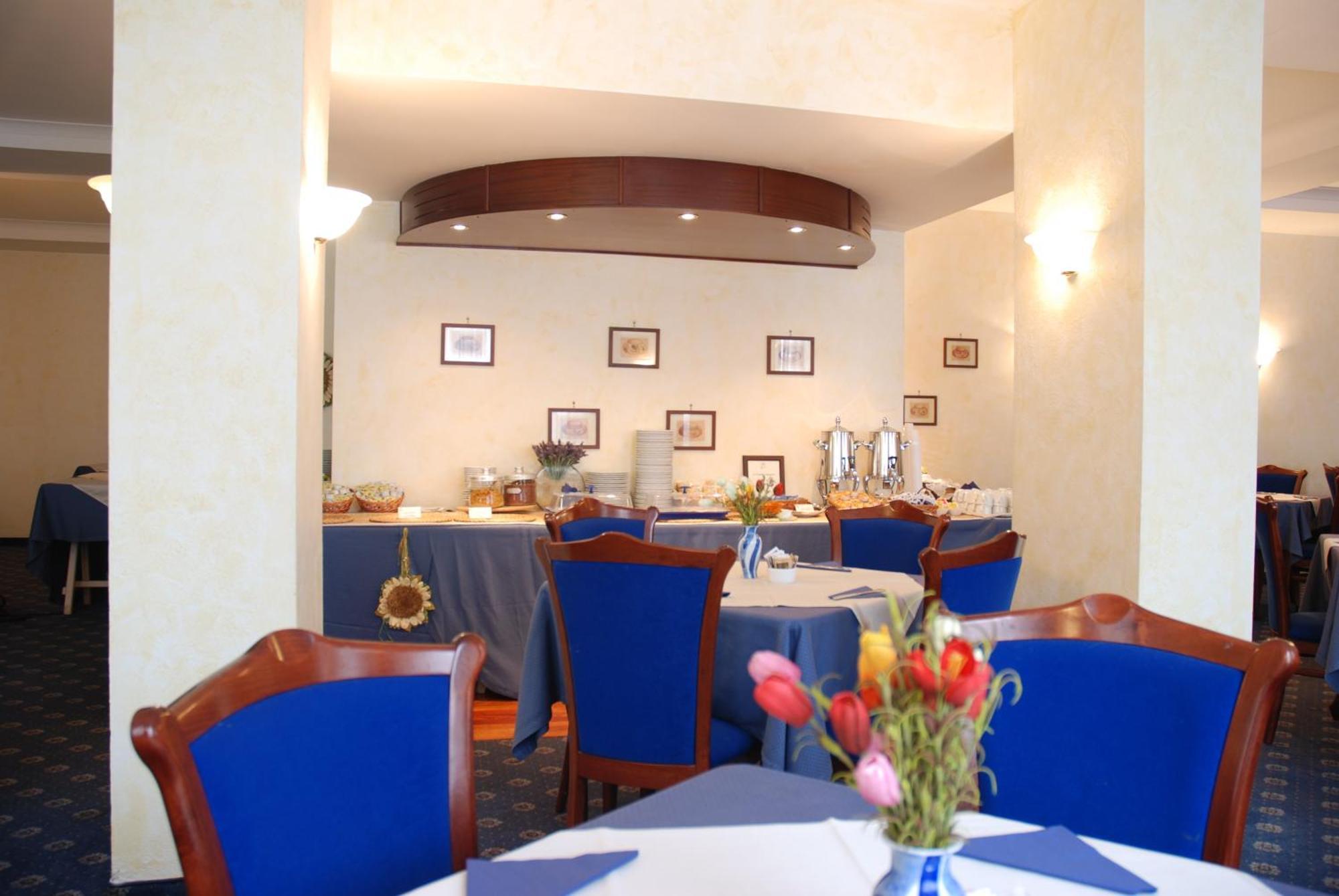 Hotel Mediterraneo Civitavecchia Exterior photo