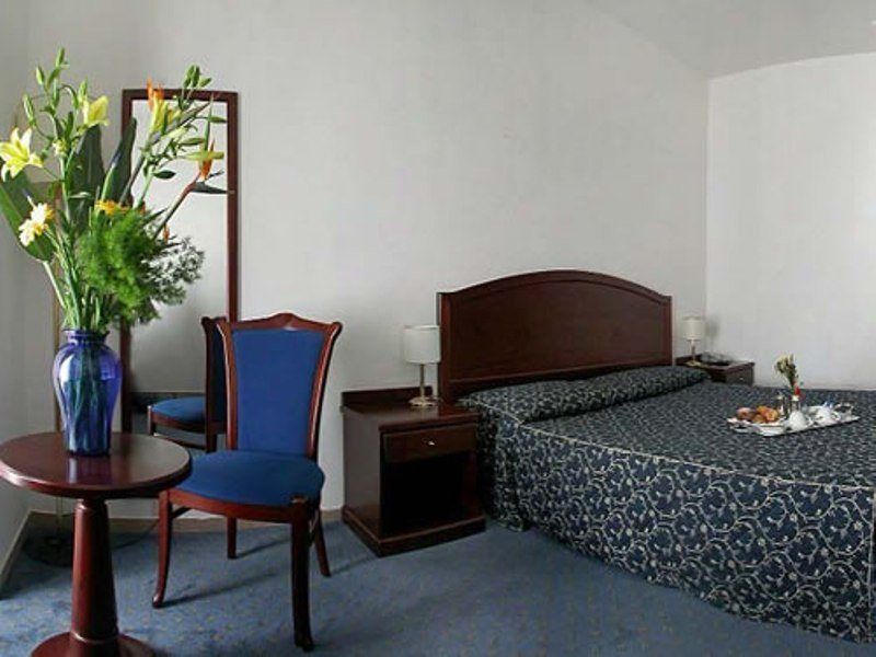 Hotel Mediterraneo Civitavecchia Room photo