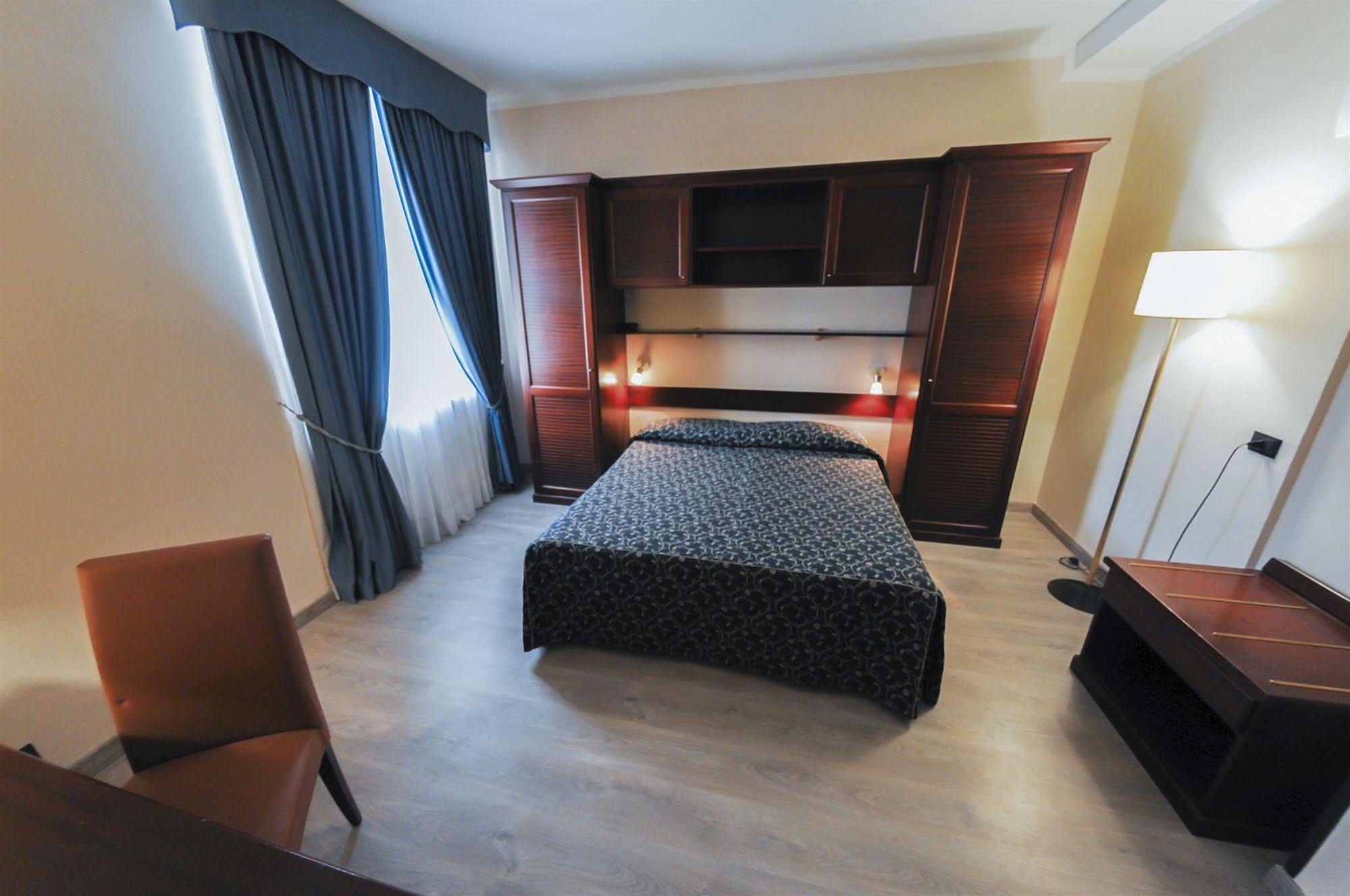 Hotel Mediterraneo Civitavecchia Exterior photo